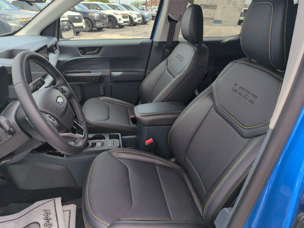 Used 2025 Ford Maverick Lobo AWD/4WD image 16