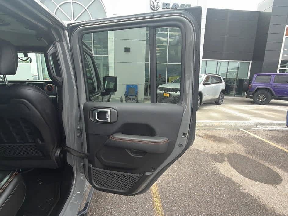 Used 2021 Jeep Gladiator Mojave AWD/4WD image 25
