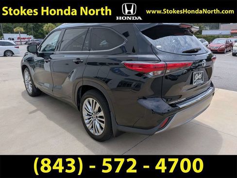 Used 2023 Toyota Highlander Platinum FWD image 7