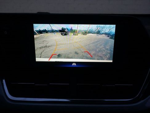 New 2026 Chevrolet Trax LT w/ Sunroof Package image 18