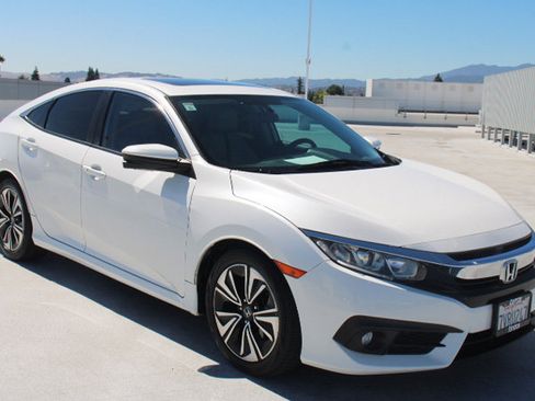 Used 2016 Honda Civic EX-T image 2
