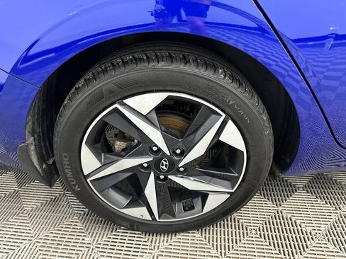 Used 2023 Hyundai Elantra Limited FWD image 19