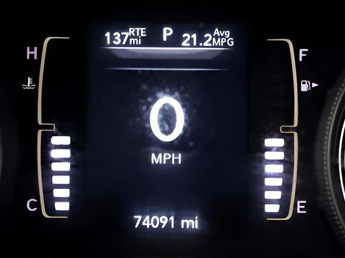 Used 2021 Jeep Cherokee Latitude FWD image 26