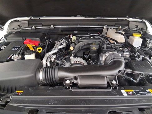 Used 2023 Jeep Gladiator Willys image 11