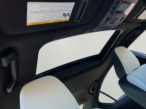 Certified 2025 Lexus IS 350 F Sport image 6