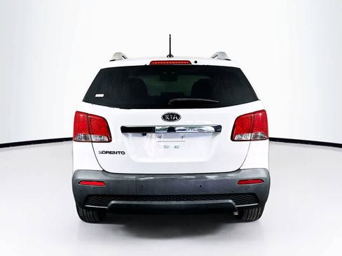Used 2013 Kia Sorento LX w/ Convenience Pkg image 5