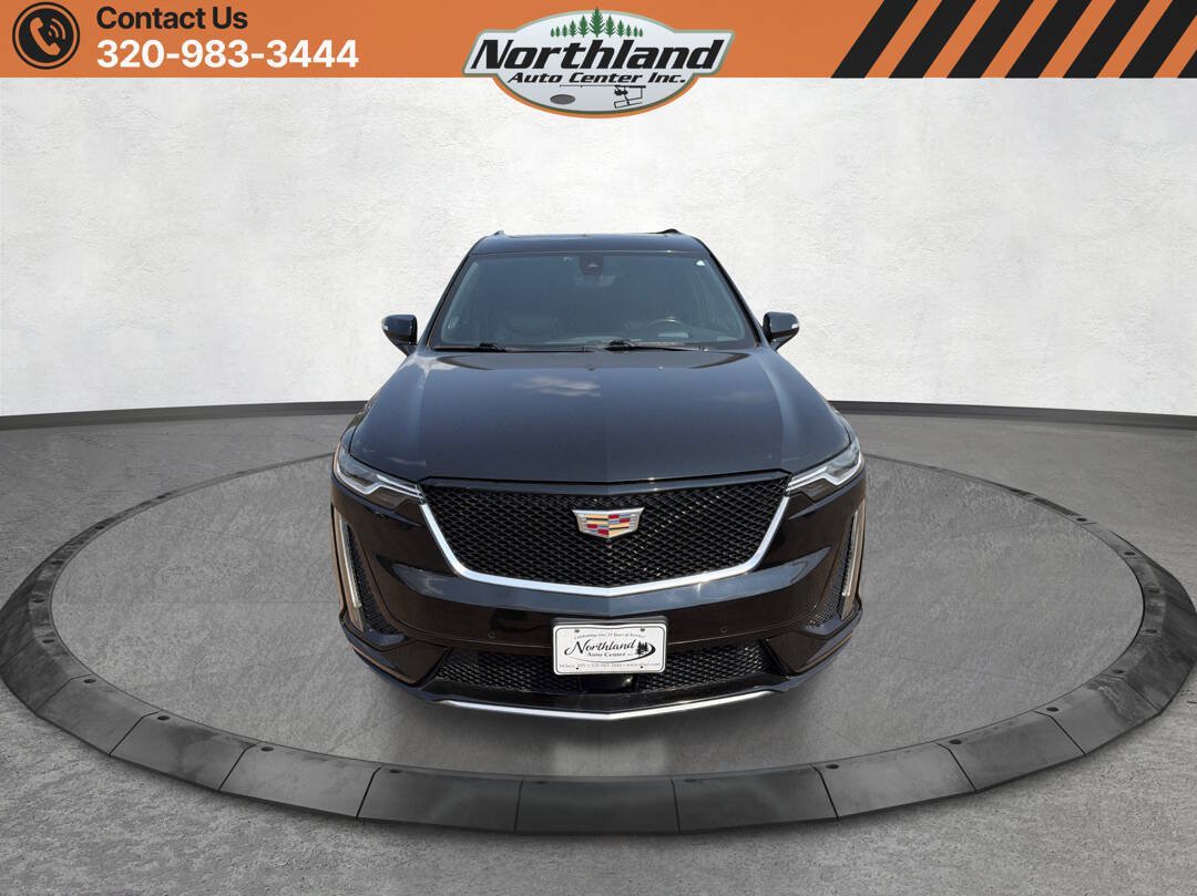 Used 2023 Cadillac XT6 Sport w/ Technology Package AWD/4WD image 2