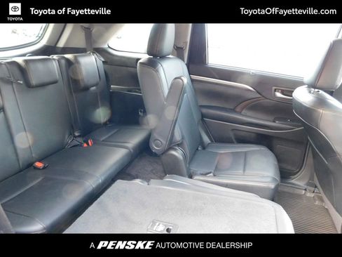 Used 2018 Toyota Highlander Limited image 5