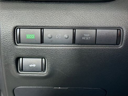 Used 2024 Nissan Sentra SV image 16