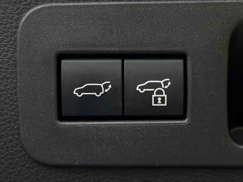 Used 2025 Lexus LX 600 4WD w/ Luxury Package image 64