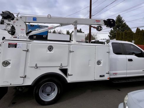 Used 2019 Ford F550 4x4 SuperCab Super Duty image 2