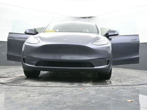 Used 2023 Tesla Model Y Long Range image 67