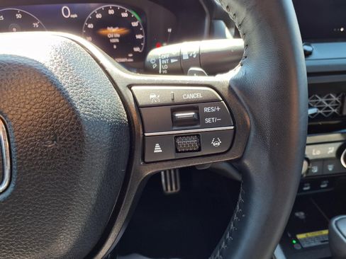 Used 2025 Honda Accord Sport image 19