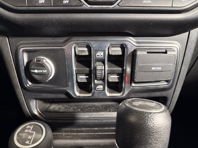Used 2022 Jeep Wrangler Unlimited Sport AWD/4WD image 33