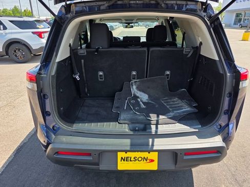 Used 2022 Nissan Pathfinder SV AWD/4WD image 12