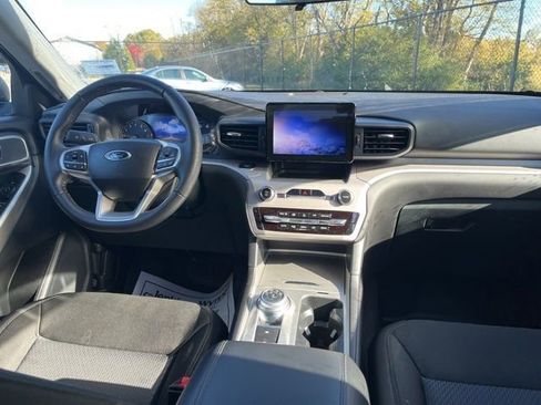 Certified 2023 Ford Explorer XLT image 11
