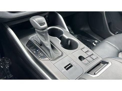 Used 2023 Toyota Highlander XLE FWD image 31
