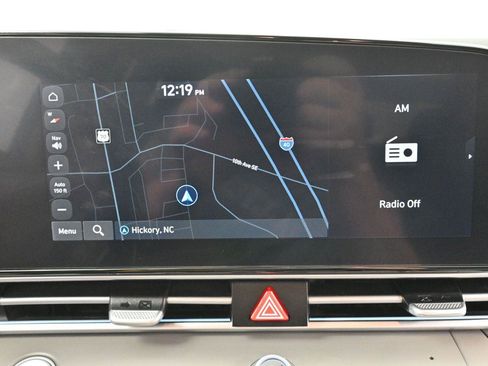 Used 2024 Hyundai Elantra SEL w/ Convenience Package FWD image 21