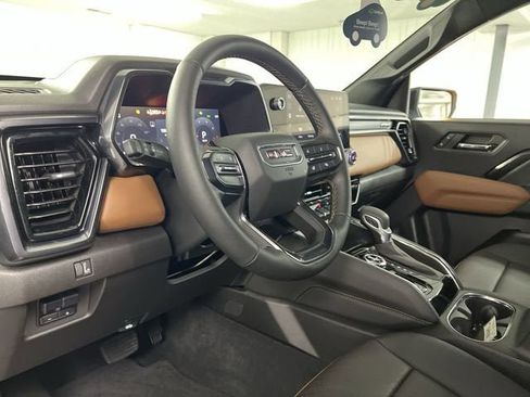 Certified 2025 GMC Canyon AT4 w/ AT4 Premium Package AWD/4WD image 10