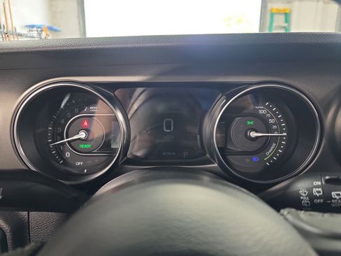 Used 2023 Jeep Wrangler Unlimited w/ Cold Weather Group AWD/4WD image 18