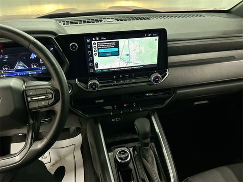 Used 2024 Chevrolet Colorado Trail Boss w/ Technology Package image 19