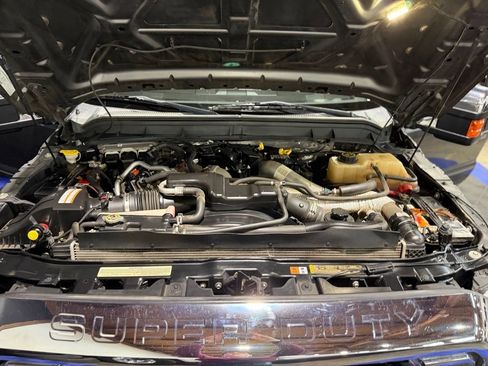 Used 2016 Ford F250 Lariat w/ Chrome Package image 10