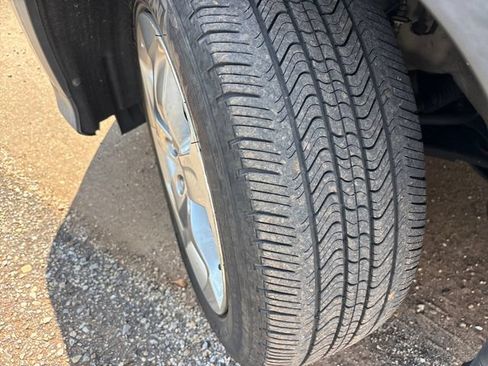 Used 2017 Honda HR-V LX image 2