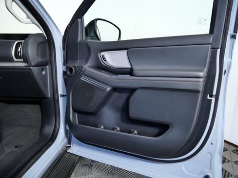 Certified 2025 Ford Expedition Active AWD/4WD image 9