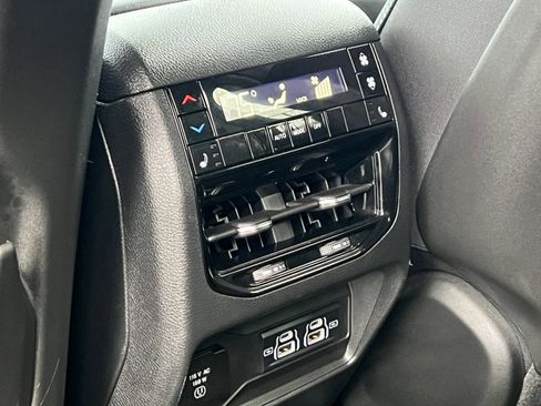 Used 2023 Jeep Grand Cherokee L Limited w/ Trailer Tow Group (B) image 31