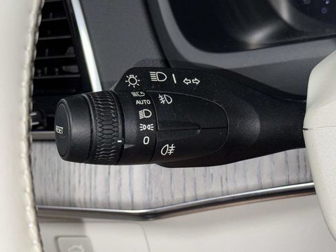 Used 2024 Volvo XC90 B6 Ultimate w/ Protection Package Premier AWD/4WD image 28