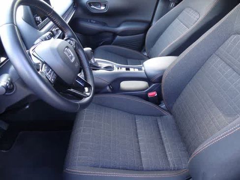 Used 2025 Honda HR-V Sport image 6