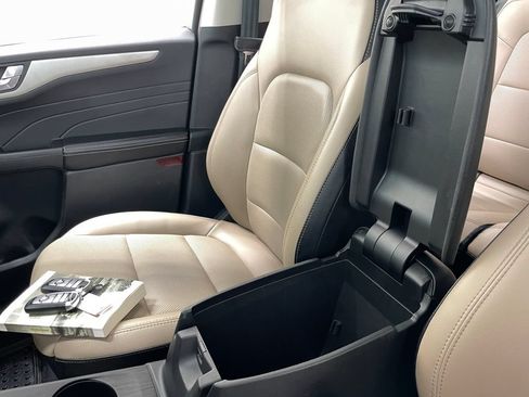 Used 2021 Ford Escape SEL w/ Technology Package FWD image 32