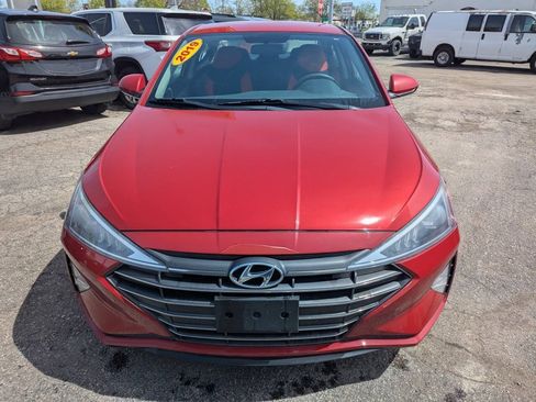 Used 2019 Hyundai Elantra SE FWD image 2