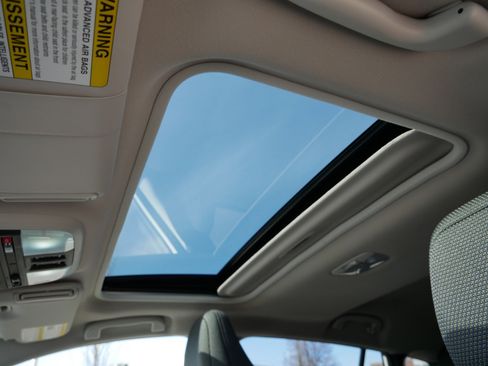 Used 2024 Subaru Crosstrek 2.0i Premium image 33