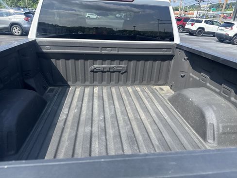 Used 2023 GMC Sierra 1500 AT4 image 5