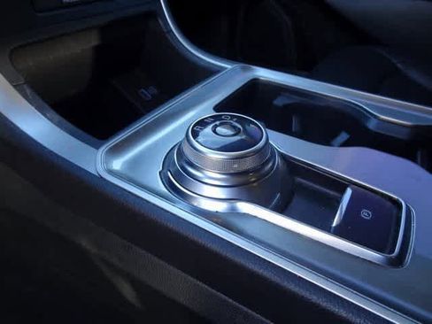 Used 2023 Ford Edge SEL image 8