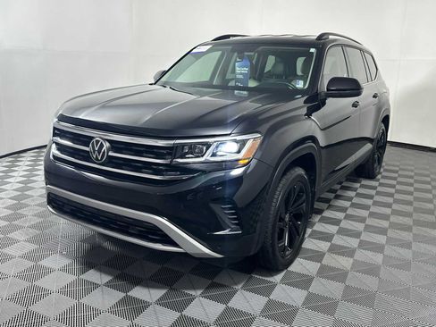 Used 2022 Volkswagen Atlas SE w/ Black Wheel Package AWD/4WD image 3