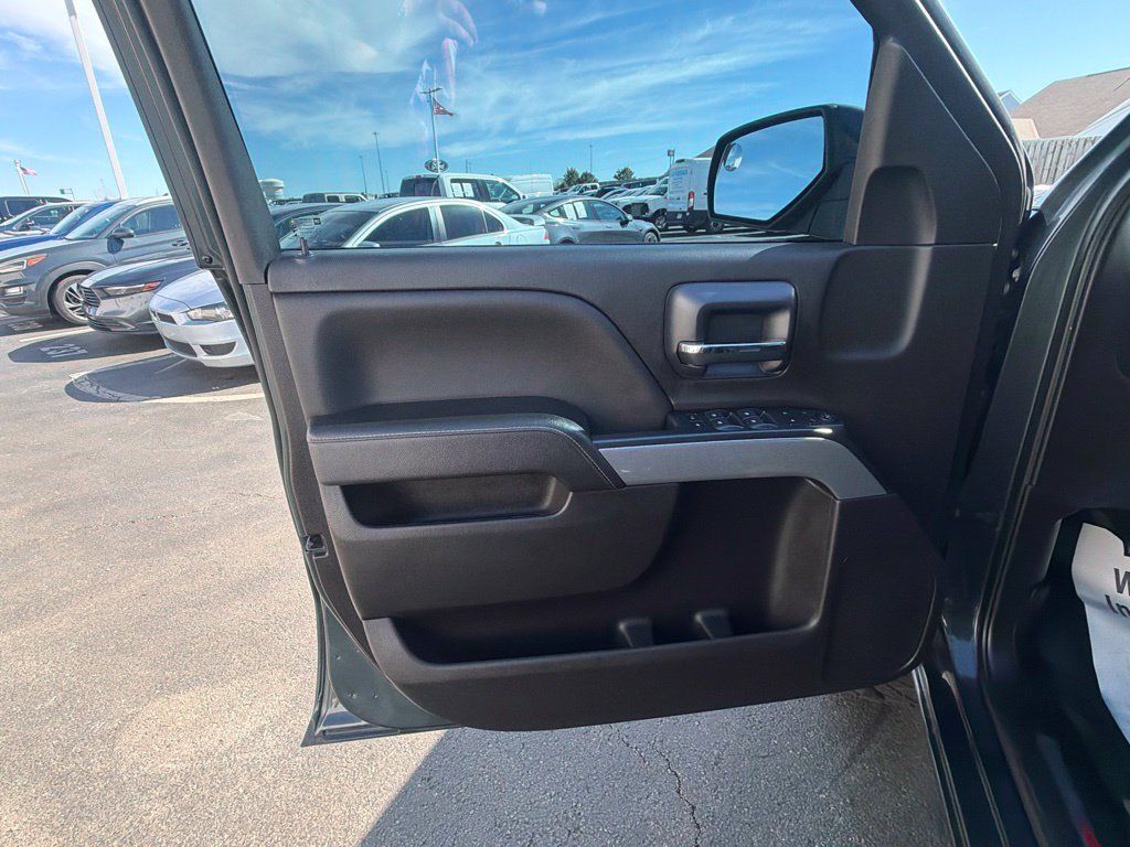 Used 2018 Chevrolet Silverado 1500 LT w/ All Star Edition AWD/4WD image 27