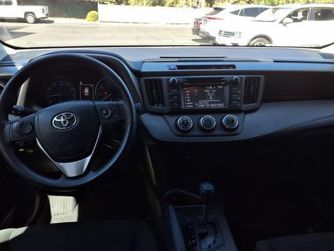 Used 2018 Toyota RAV4 LE w/ All Weather Liner Package FWD image 25