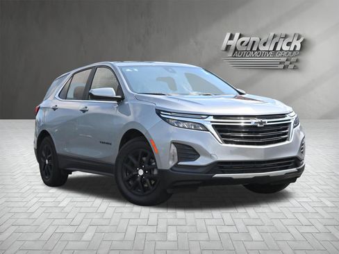 Used 2024 Chevrolet Equinox LT FWD image 3