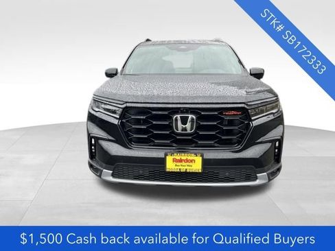 New 2025 Honda Pilot TrailSport image 2