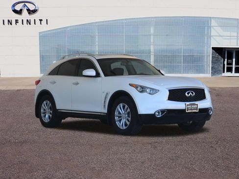 Used 2017 INFINITI QX70 AWD w/ Premium Package image 55