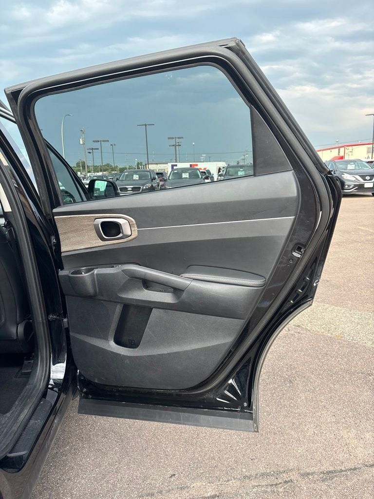 Used 2023 Kia Sorento X-Line EX AWD/4WD image 24