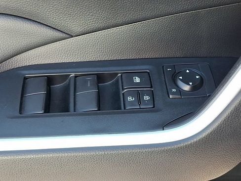 Used 2022 Toyota RAV4 LE AWD/4WD image 20