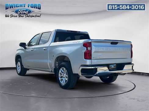 Used 2022 Chevrolet Silverado 1500 LT image 3
