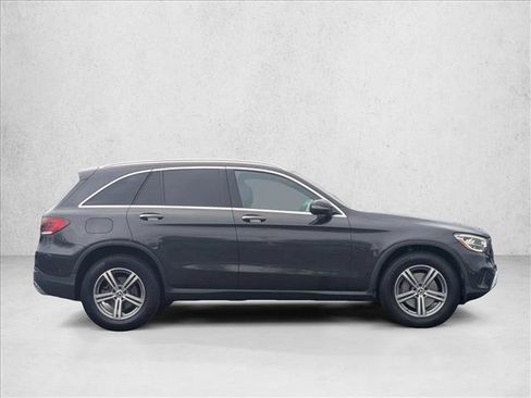 Used 2022 Mercedes-Benz GLC 300 image 4