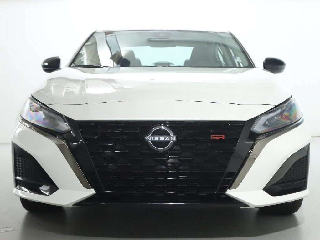 Certified 2025 Nissan Altima 2.5 SR AWD/4WD image 6