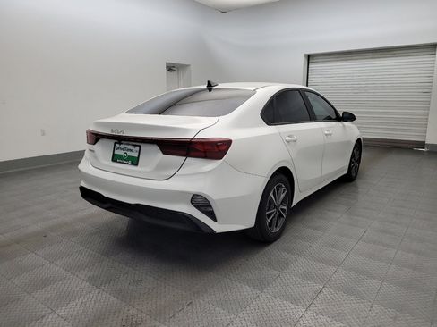 Used 2023 Kia Forte LXS FWD image 9