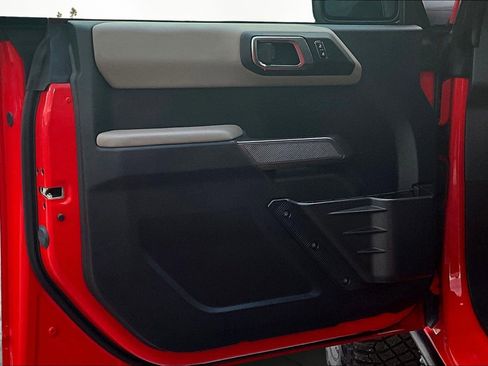 Used 2023 Ford Bronco Wildtrak image 21