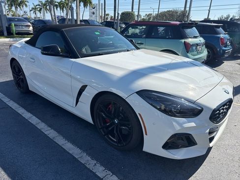 Used 2023 BMW Z4 M40i w/ Premium Package image 1